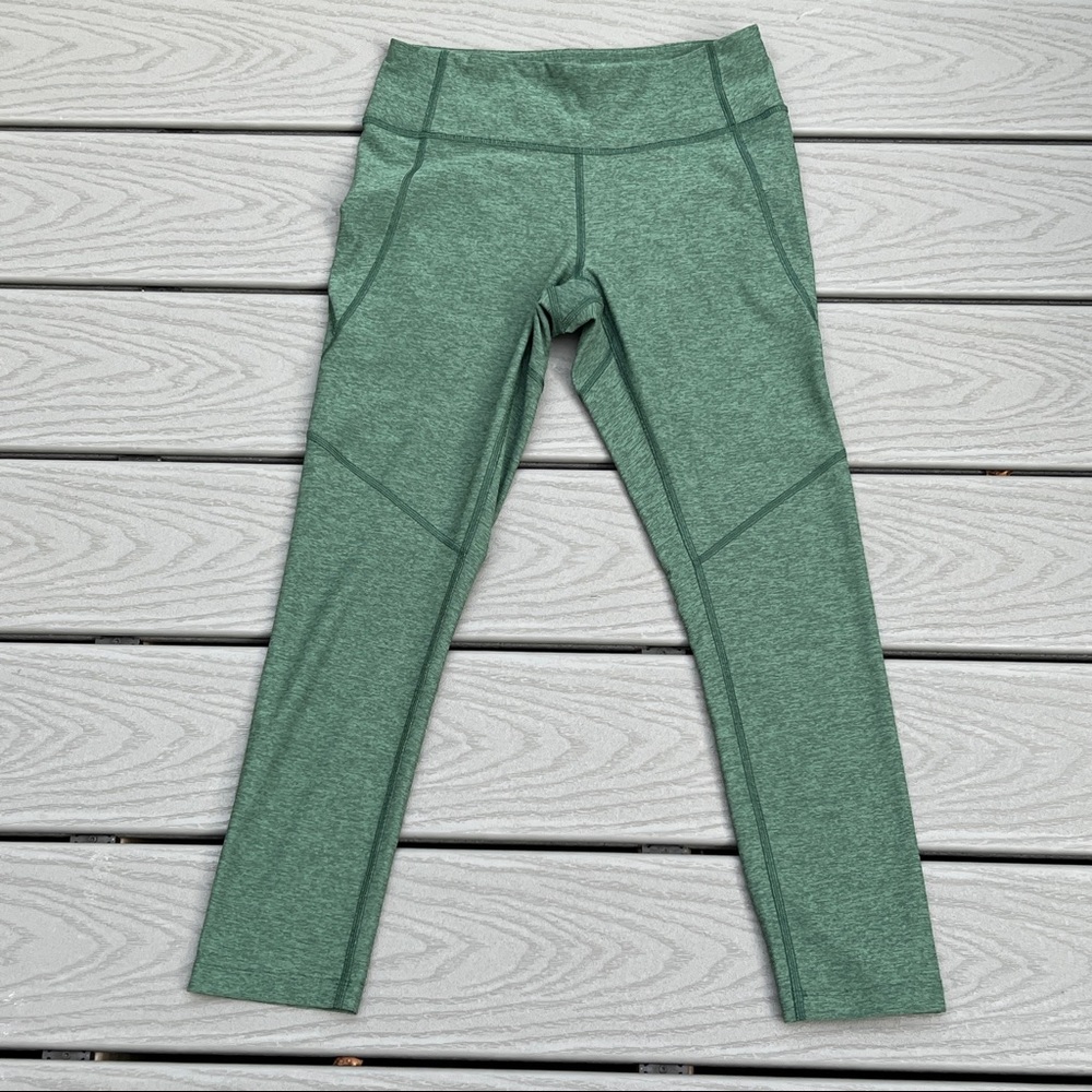 OUTDOOR VOICES Capri Length Workout Leggings Women’s Size Small